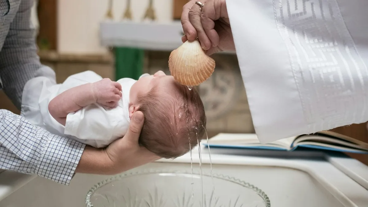 Idée cadeau baptême garçon 1 an : les critères qui décident, et dix idées qui restent