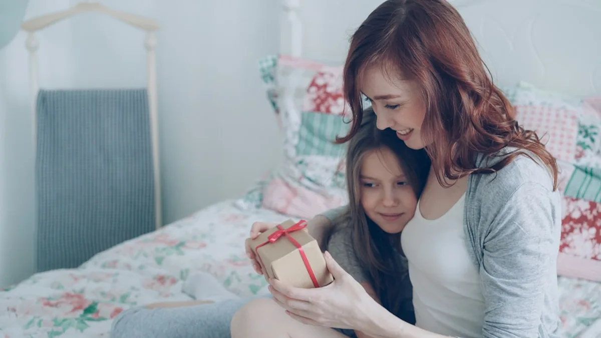 Idée cadeau grand-mère : rendre du temps plutôt qu'un objet